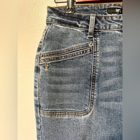 FRYE NWT the Veronica Cropped Bootcut Jean - Size 25 - Picture 5 of 13